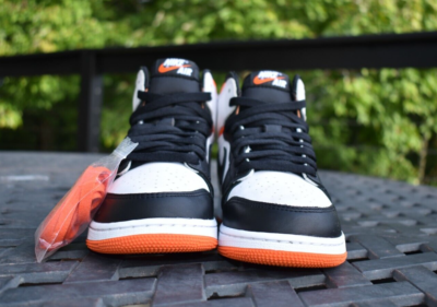 Nike GS Air Jordan 1 Retro High OG 21㎝ Amazon.com | Nike Youth Air Jordan 1 Retro High OG GS Electro