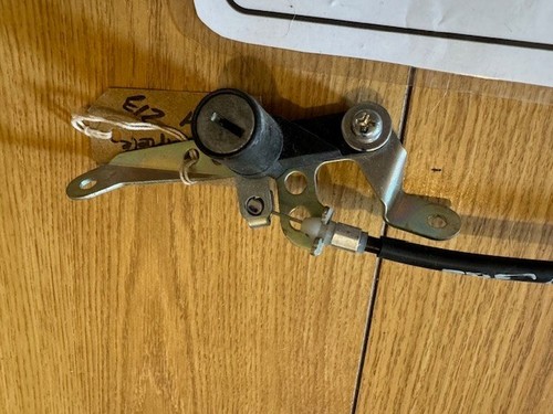 YAMAHA YZF R3 2015 - SEAT LOCK COMPLETE - NO KEY - Picture 3 of 4