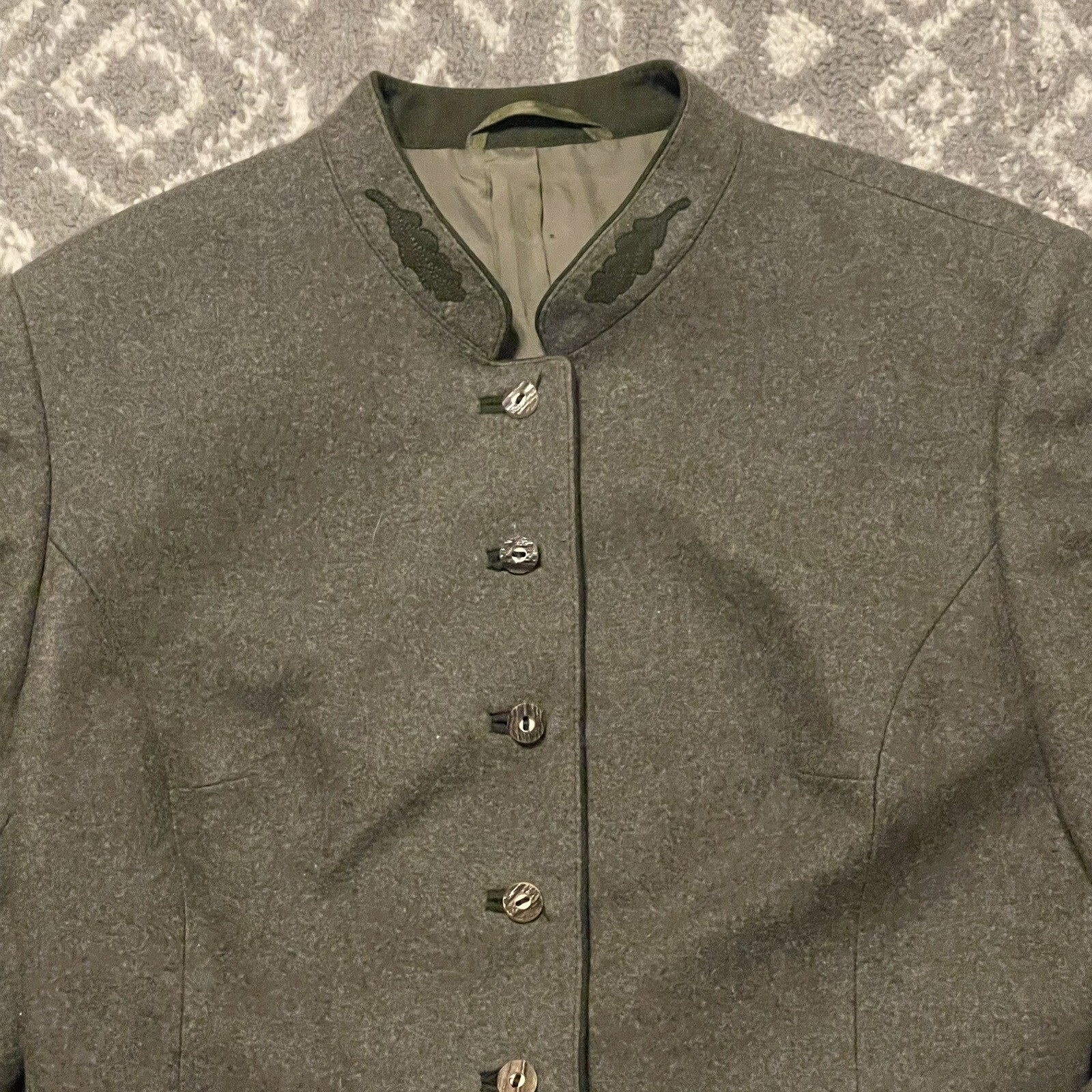 Picture 2 of 19