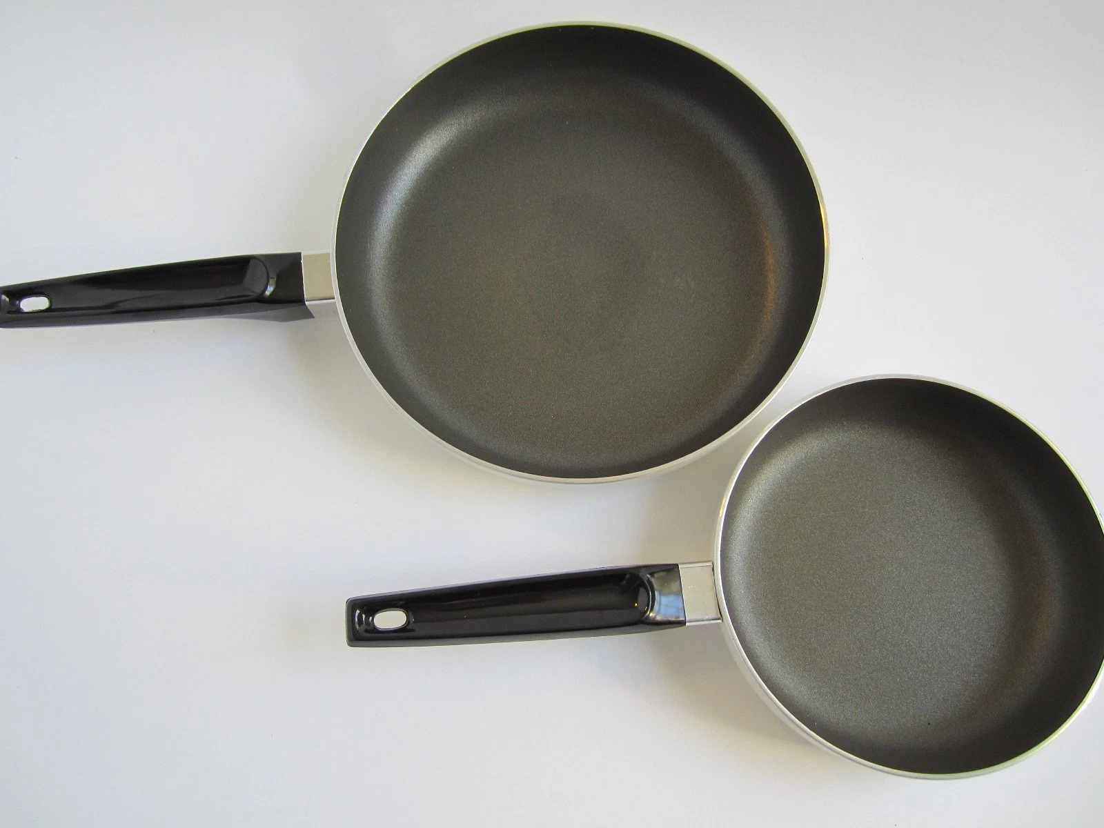 Set of 2 Vintage Aluminum Teflon Frying Pans White