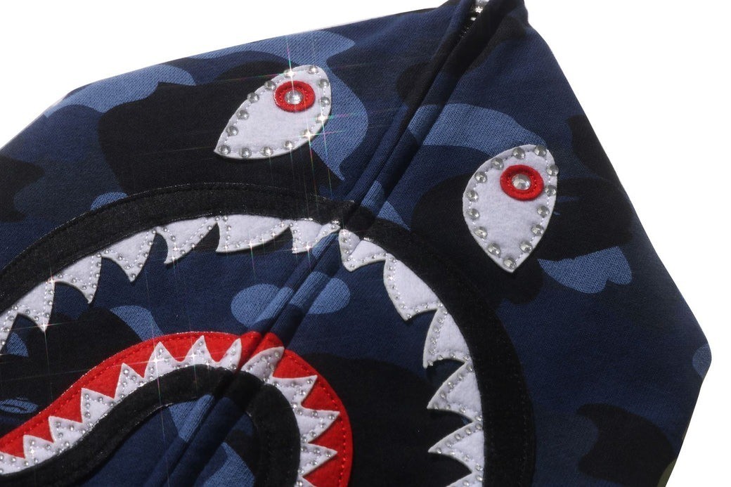 A BATHNIG APE Ladies' COLOR CAMO CRYSTAL STONE SHARK CROPPED FULL