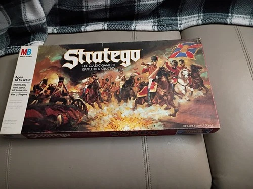 Stratego Military Strategy Board Game By Milton Bradley, 1986. Complete/Vintage.