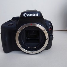 Canon EOS Kiss X7 902200
