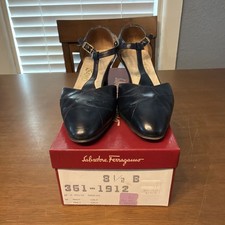 Vintage Salvatore Ferragamo Women's Navy T-Strap Heels Pumps Italy Size 8.5 B