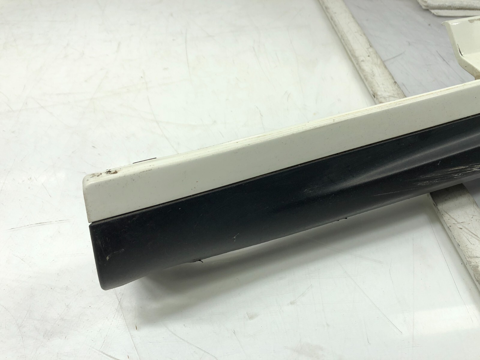 2014-2017 MASERATI GHIBLI S LEFT DRIVER SIDE SKIRT ROCKER PANEL OEM.