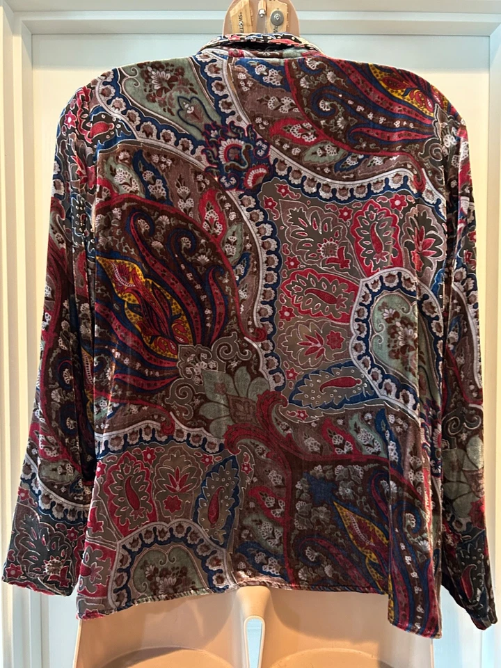 Camisa Mirasol Mujer 2X Terciopelo Burnout Multicolor Botón L/S Caprichoso Gótico Foto 3 de 4