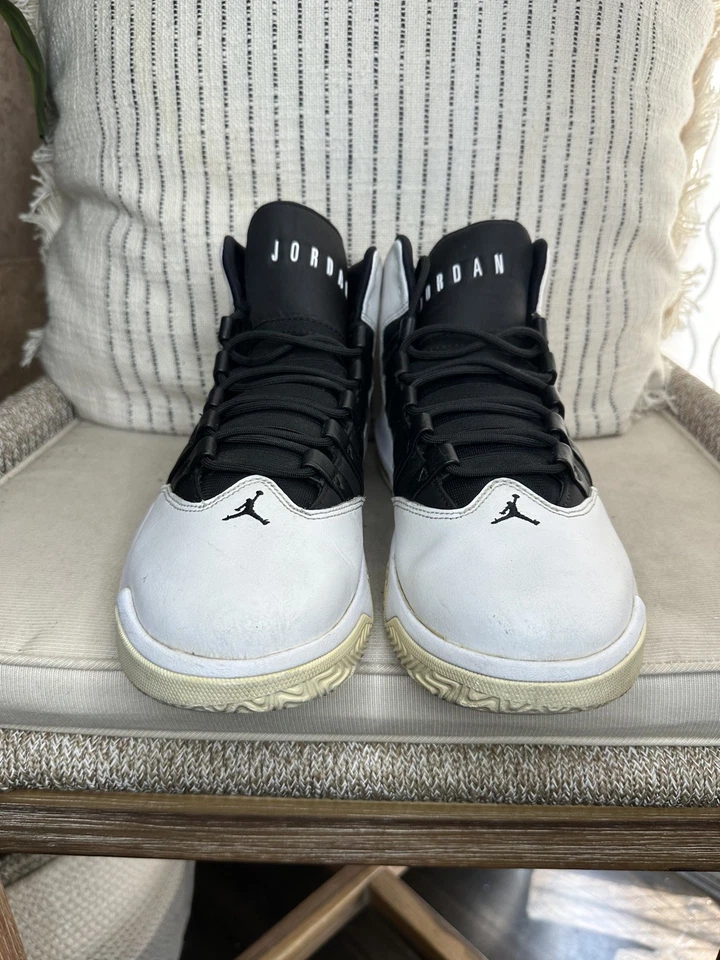 Zapatillas de baloncesto Jordan Melo M10 para hombre talla 10 negras blancas AQ9084-100 Foto 4 de 4