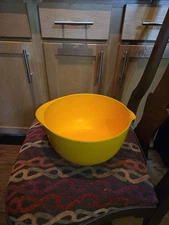 ROSTI YELLOW 4-L Mepal-Service Melamine Spout Batter Mixing Bowl DENMARK