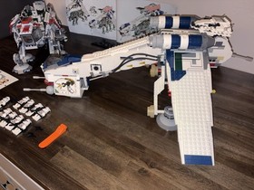 BRICKZ Custom Star Wars Republic Dropship AT-OT 10195 & 1 Lego Clone Sniper