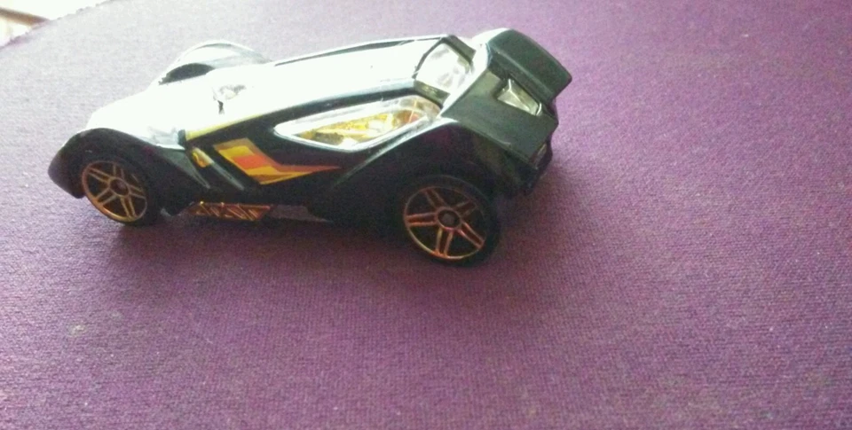  HOT WHEELS 2002 SINISTRA  Black/Multi Colors - Image 2 of 4
