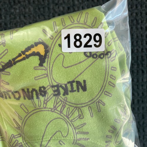 Nike T Shirt M Sun Club All Over Print Smiley Face Only Good Days Under The Rays - Picture 7 of 7