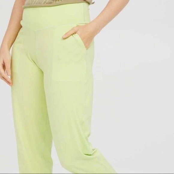 Offline realme jogger sales