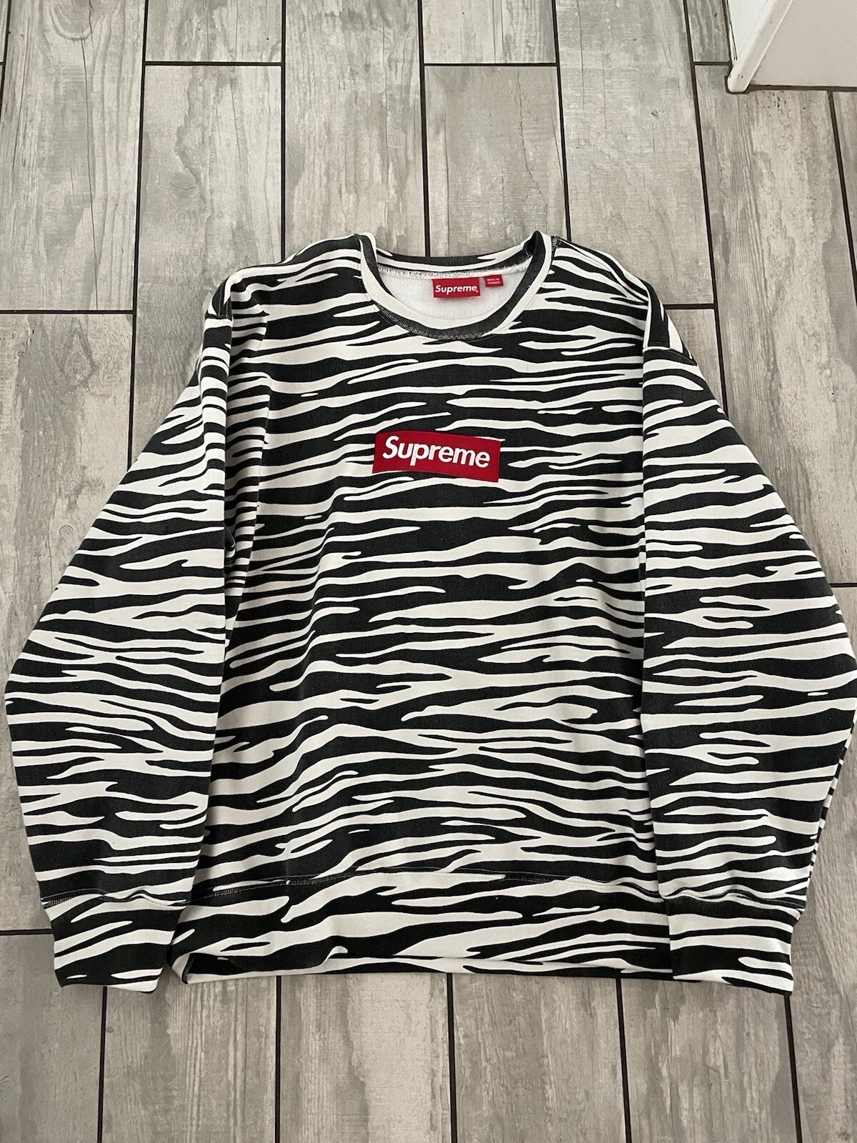 Logo Supreme Box col rond zèbre HOMME LARGE FW22