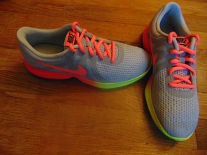 nike revolution 4 fade youth