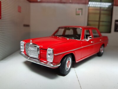 1 24 Scale MERCEDES BENZ 220 W115 Red Classic Welly Diecast Detail 