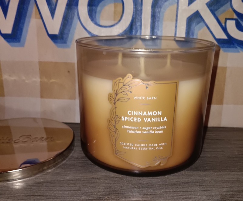 Bath & Body Works White Barn Cinnamon Spiced Vanilla,  3 Wick Candle