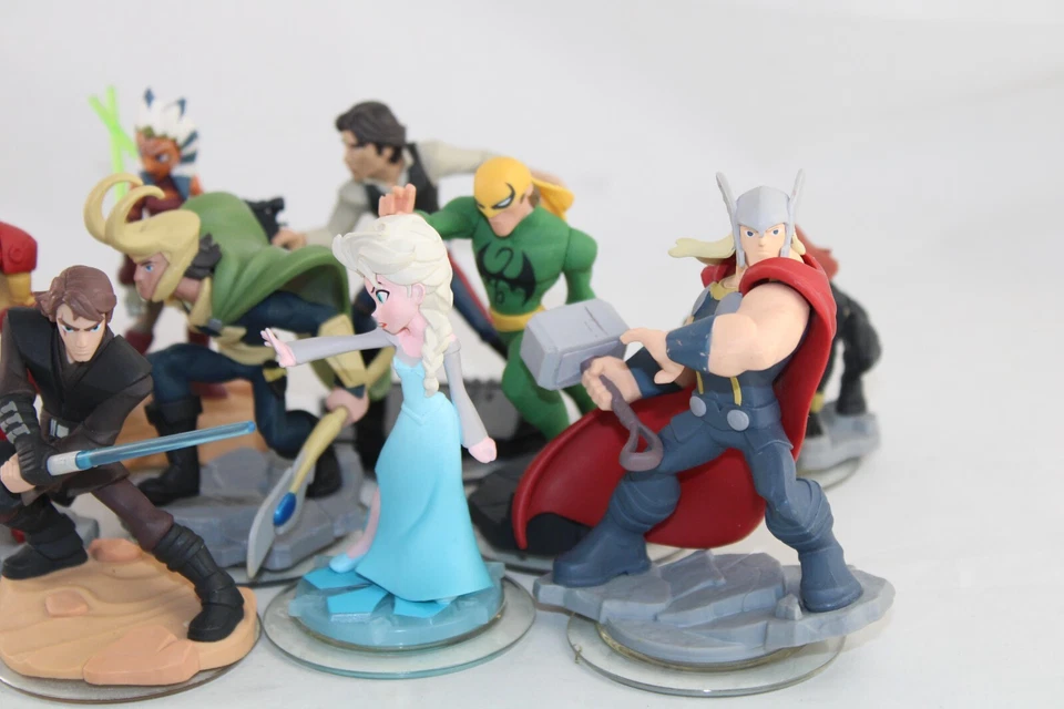 Disney Infinity 2.0 Lot of 11 Marvel Star Wars Frozen Figures Good Condition - Image 3 of 4