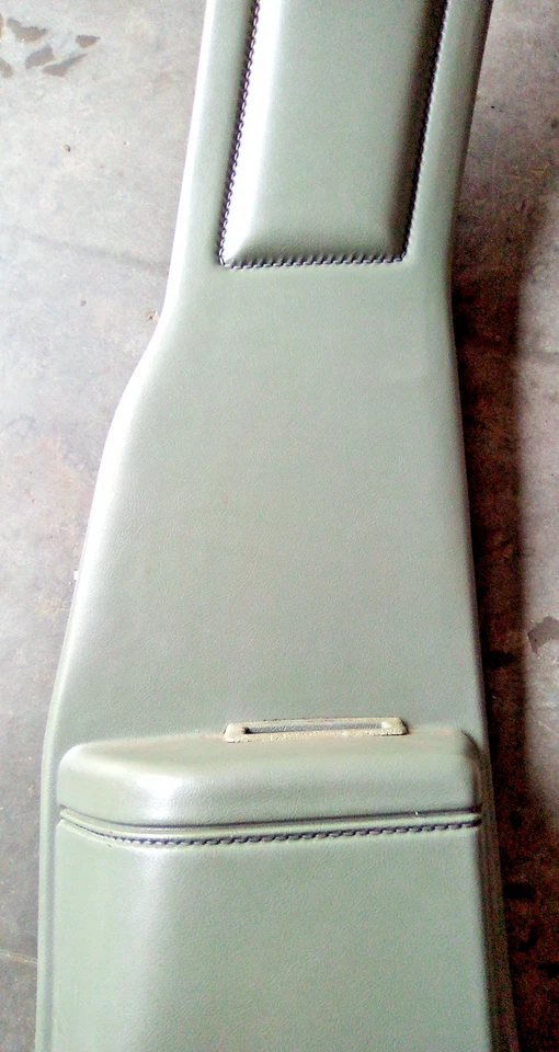 Delta 88 B 1985 pillar trim diestro LOC-201DG Foto 3 de 4