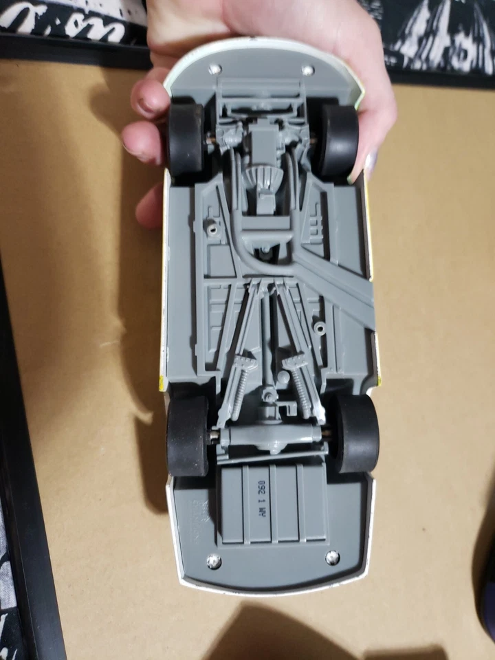 Lote de 4 carros de corrida fundidos - Imagem 4 de 4