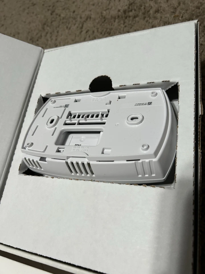 Honeywell Hone RTH6580WF Wi-Fi  Smart Programmable Thermostat - Image 3 of 4