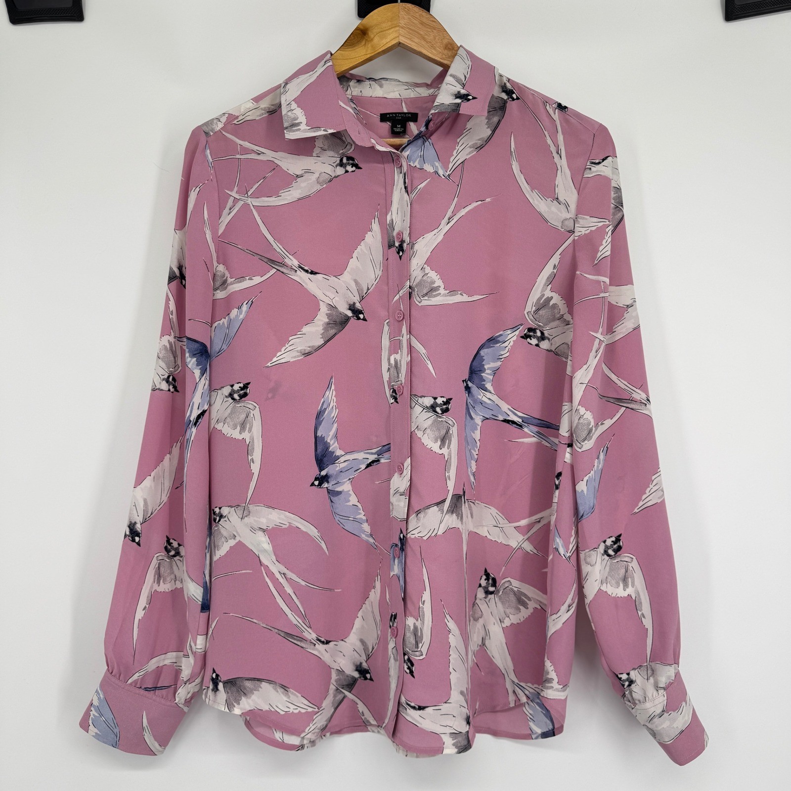 Ann Taylor Shirt Women M Silk Bird Print Pink Mauve Career Office Novelty Preppy