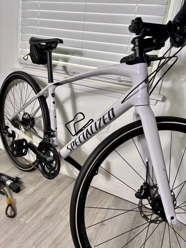 Specialized Sirrus 4.0 Fact 9r 碳纤维自行车带配件 - 2021 — 第 2/4 张图片