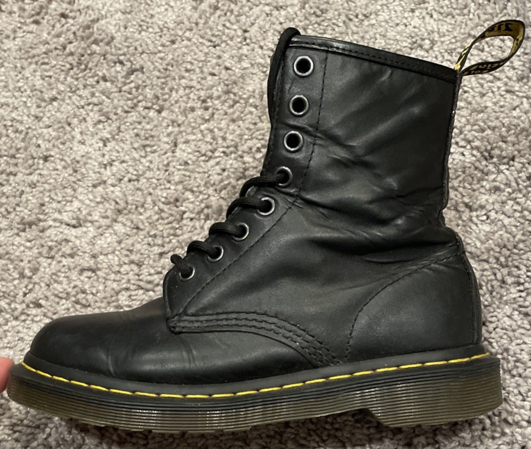 Dr. Martens Doc 11821 Combat Boots Womens Size 5 Black 8-Eye Boots Black Leather