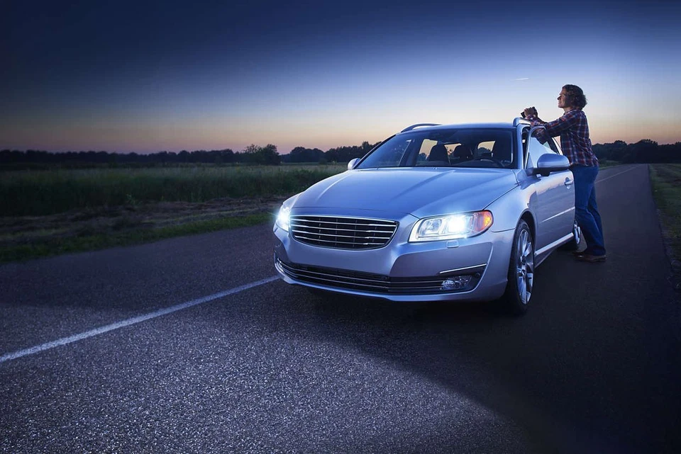 PHILIPS LongerLife D2R 85126SYC1 Xenon Car Headlight Bulb P32d-3 85V 35W Single - Image 2 of 4