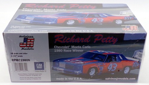 JR Salvinos Models 1/25 Scale Kit RPMC1980N Chevrolet Monte Carlo R. Petty - Picture 2 of 2