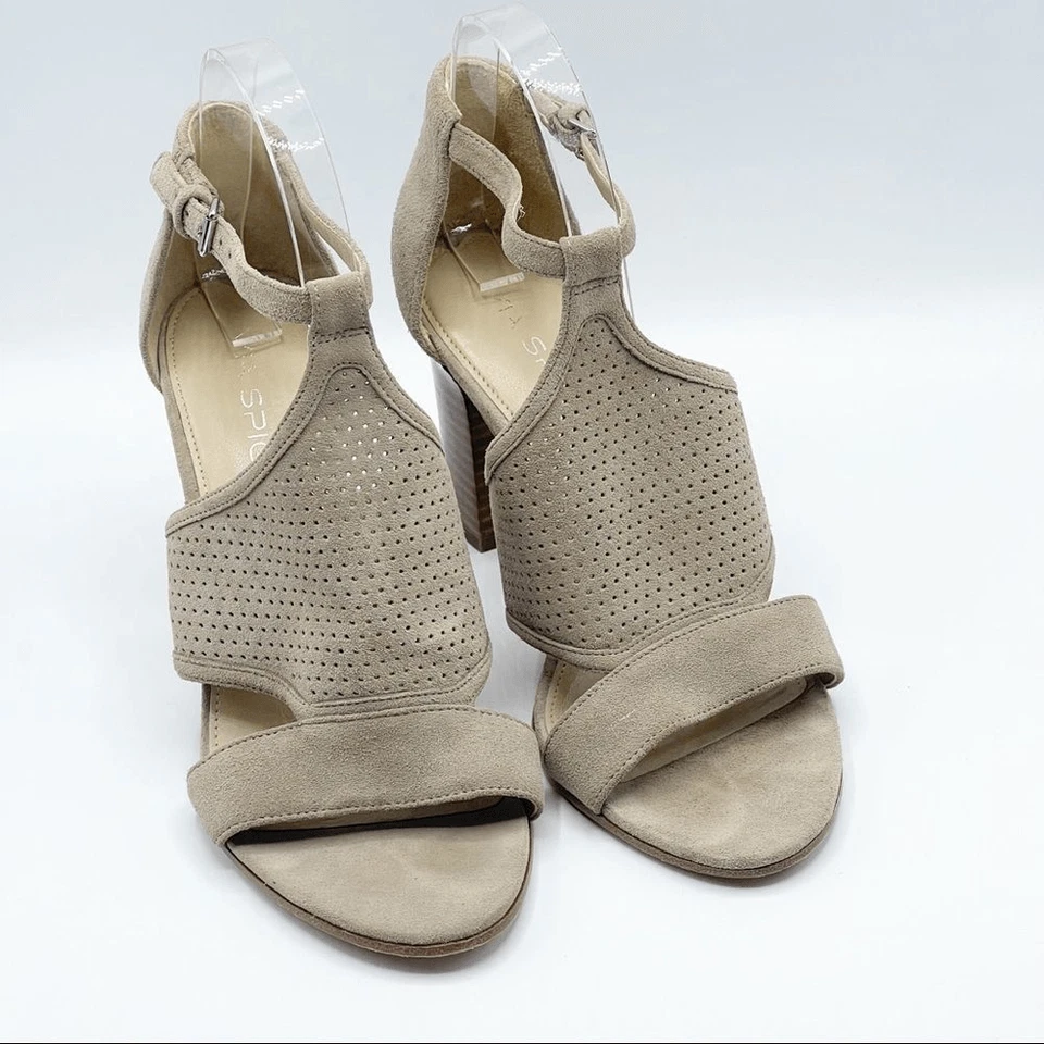 Via Spiga suede perforated block heels in tan Foto 2 de 4