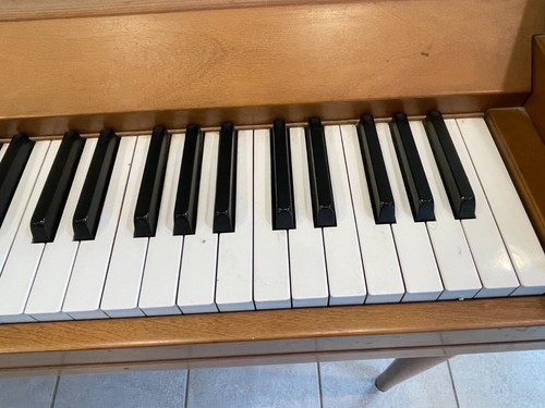 Yamaha Console Piano used - 50+ years - one family owner - Very Good Condition - Picture 22 of 24