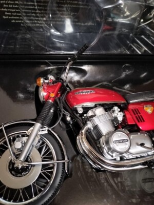 Honda CB750K0 candy red 1/6 Minichamps cast iron SUPER RARE