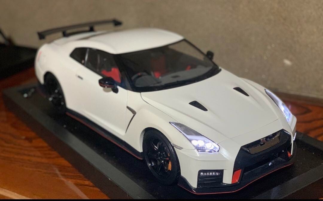 デアゴスティーニ 日産GT-R ニスモ 1/8スケール DeAGOSTINI NISSAN GT-R NISMO 1/8 Scale Model Complete Assembled
