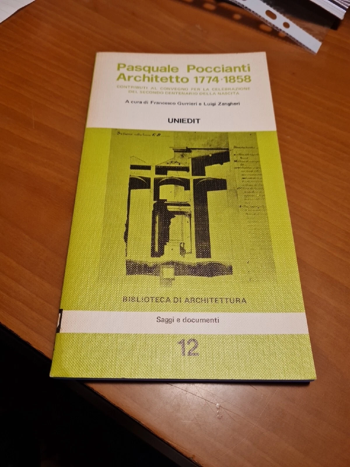 Foto 1 di 2