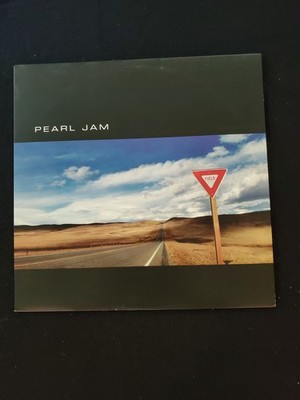 Pearl Jam 'Yield' 1998. Original Pressing, Owner. Inner Sleeve, Sticker.