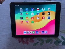 Vendo Tablet IPad 10' molto bello e veloce 