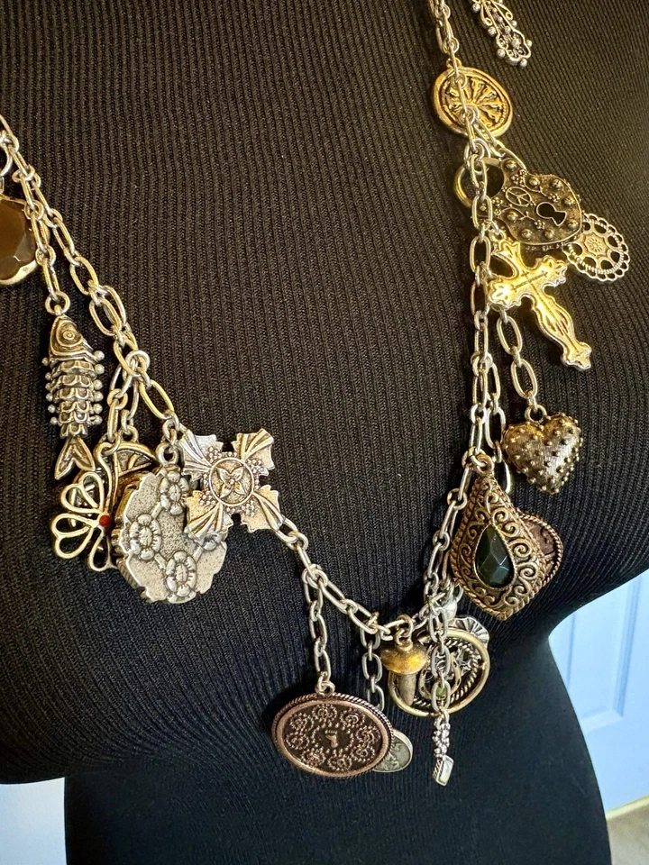 Collar Cruz Moneda Religiosa Gótica Victoriana Marca Lucky Grande Plata Dije Foto 4 de 4