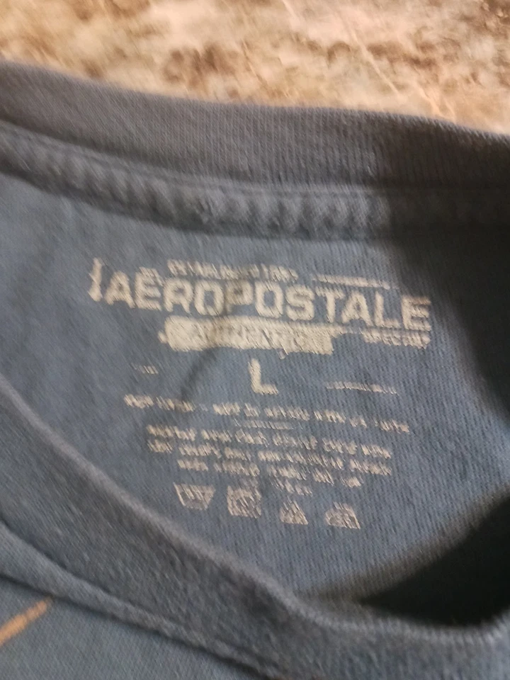 Aeropostale 男孩大号 Orginal 品牌 T 恤 — 第 2/2 张图片
