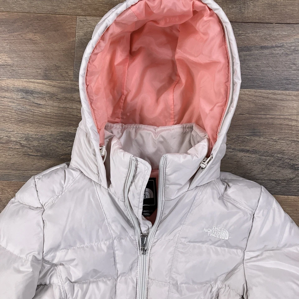 Chaqueta acolchada North Face para mujer pequeña blanca 550 plumón relleno con capucha esquí para nieve Foto 3 de 4