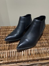 Woman’s Top Shop Boots Size 5