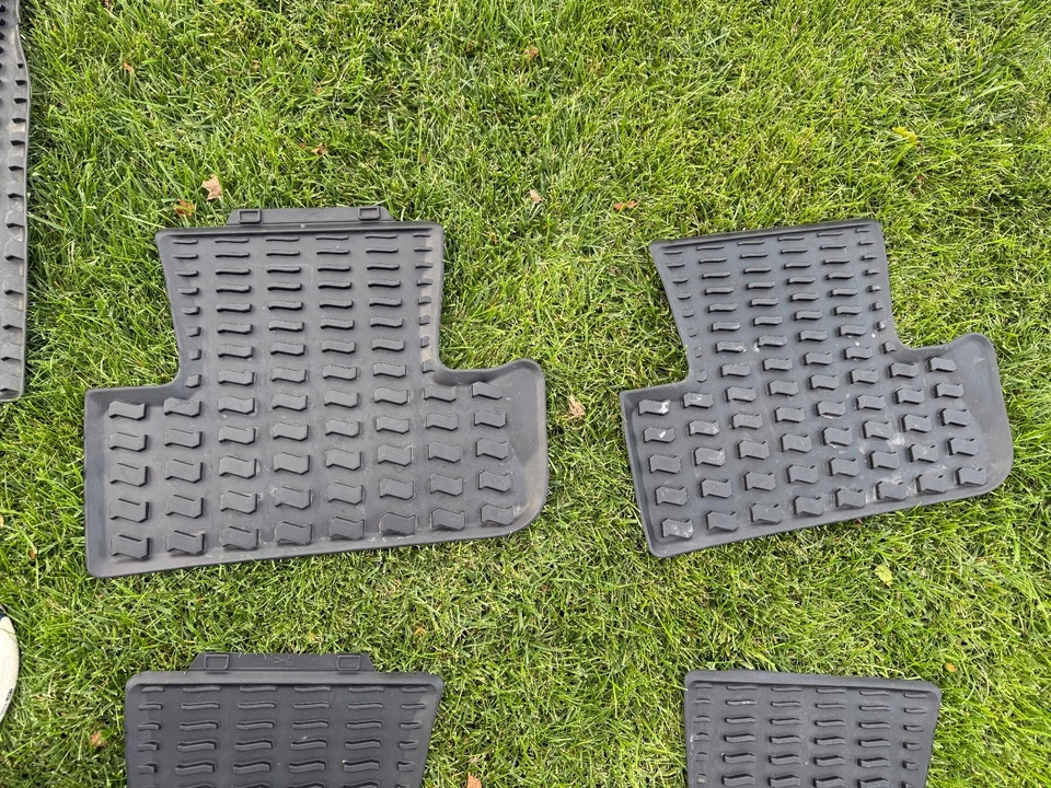 2009-17 AUDI Q5 SQ5 ORIGINAL ALL WEATHER FLOOR MATS Set 8R1061501 OEM +EXTRAS - Imagem 4 de 4