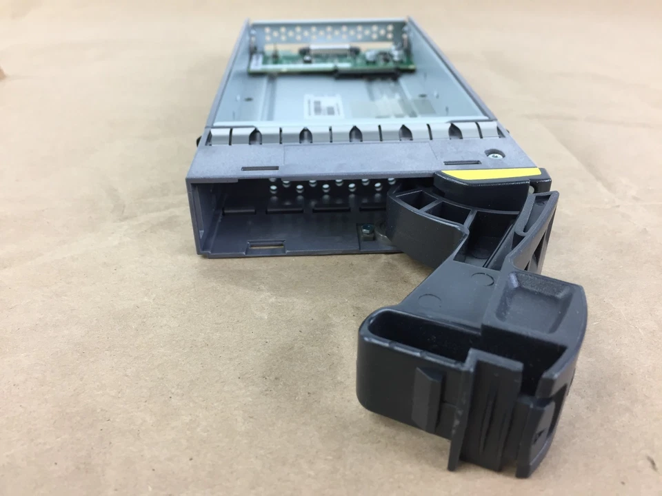 NetApp IBM Hitachi X269A-R5 108-001180+A5 1.0TA Hard Drive Caddy - Image 2 of 4