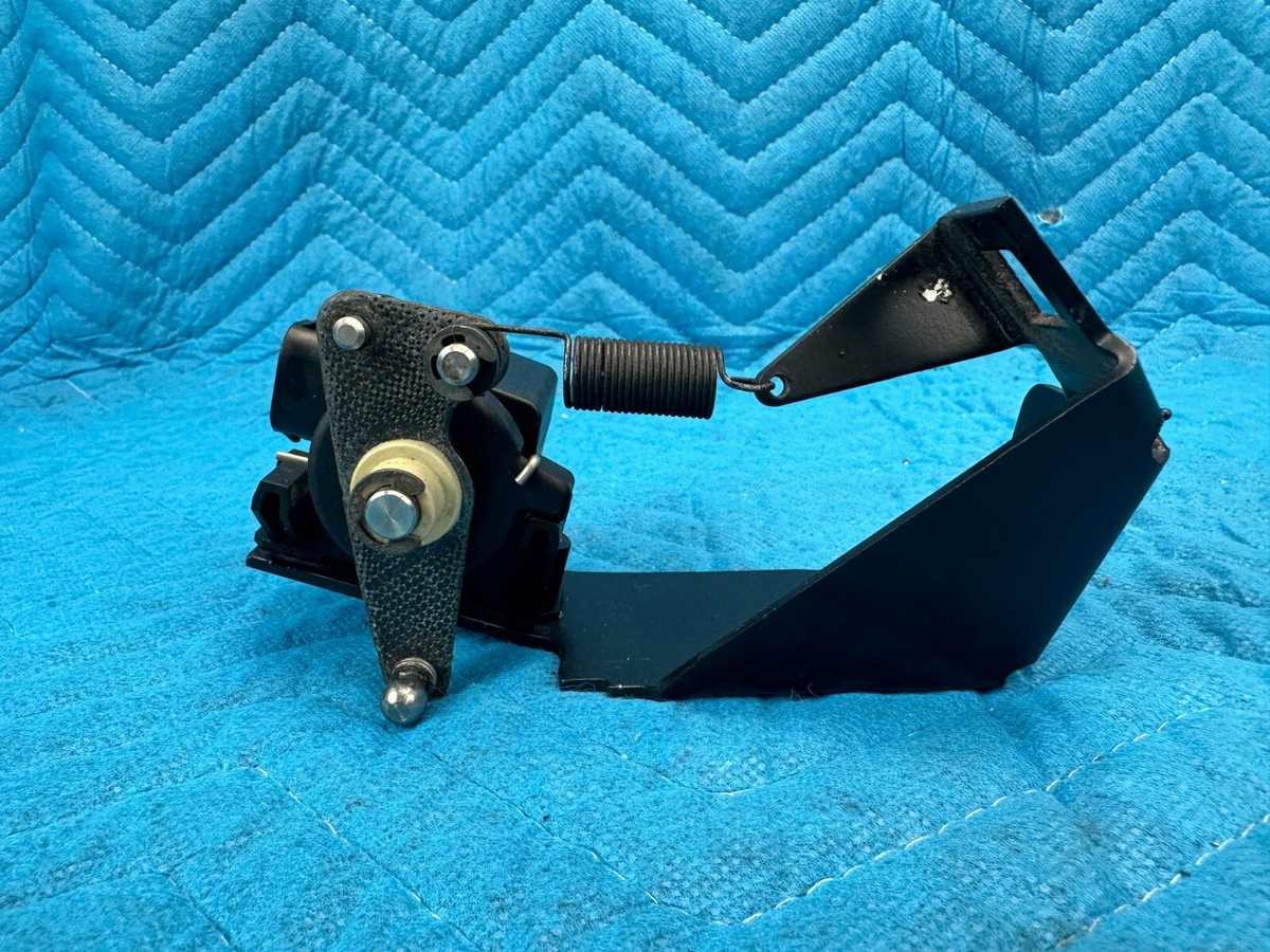 メル16784 Genuine Mercedes Accelerator Pedal Sensor 012-542-33-17 OEM