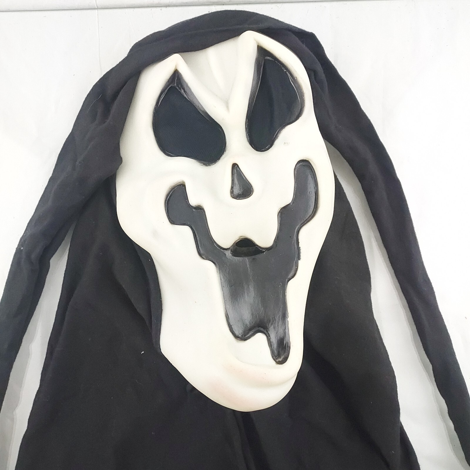 EASTER UNLIMITED SCREAM GHOST FACE HALLOWEEN MASK… - image 2