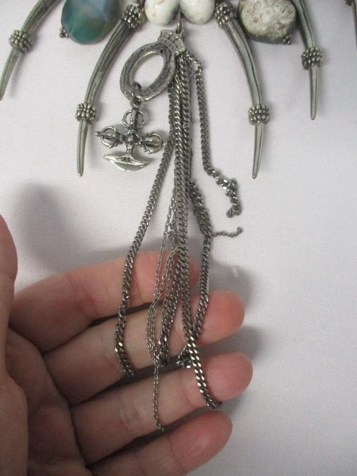 LOVE HEALS TRIBAL WHITE STONE BEAD NECKLACE w GREEN STONE SILVER TOOTH NECKLACE - Image 4 of 4