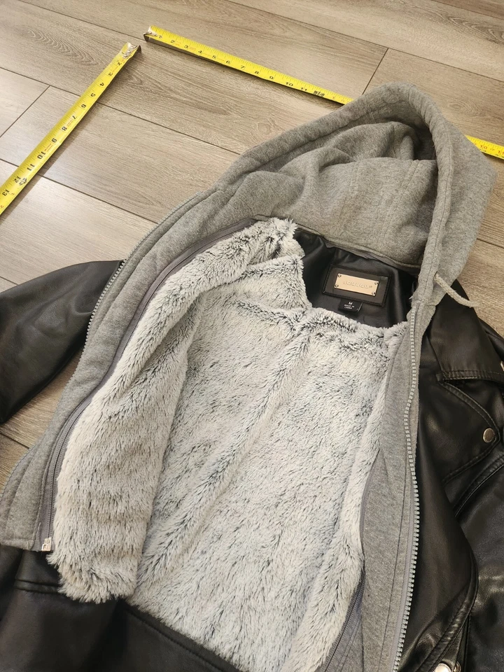 Chaqueta Jou Jou Med de cuero sintético negro con capucha y cremallera #S23 Foto 2 de 4