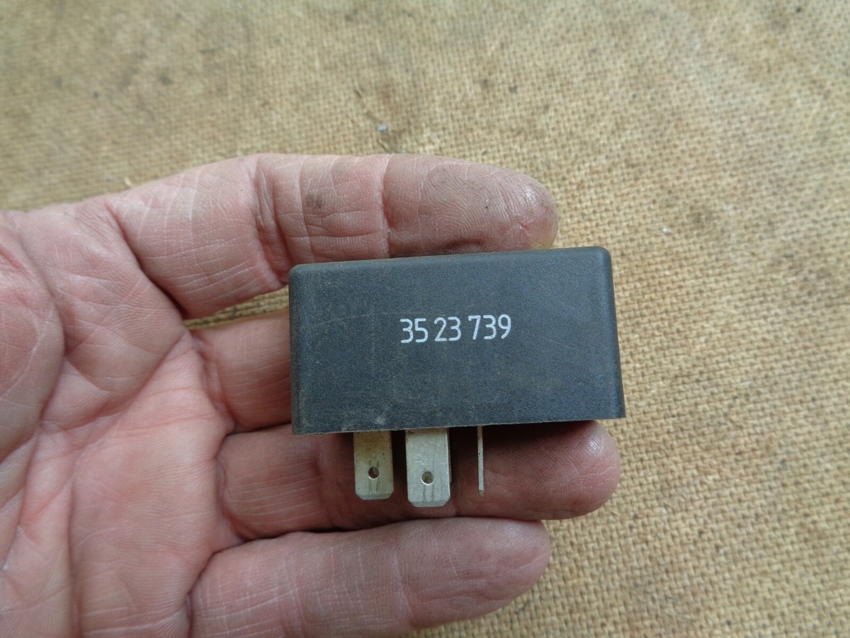 Volvo 740 760 780 940 Central Locking Relay OEM 1348129 898336 
