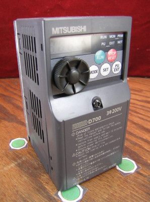 Mitsubishi Electric FREQROL FR-D700 3ph Variable Frequency Drive  (VFD) Inverter