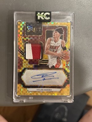 Panini Select 2023-24 Tyler Herro Gold Prizm Patch Auto #AM-HEO Heat /10