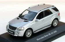 Mercedes ML 63 AMG W164 anno 2008-2010, argento metallizzato, modello Minichamps M. 1:43